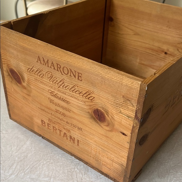 Bertani Amarone Della Valpolicella Wooden Wine Crate - Natural Wood - Picture 4 of 7